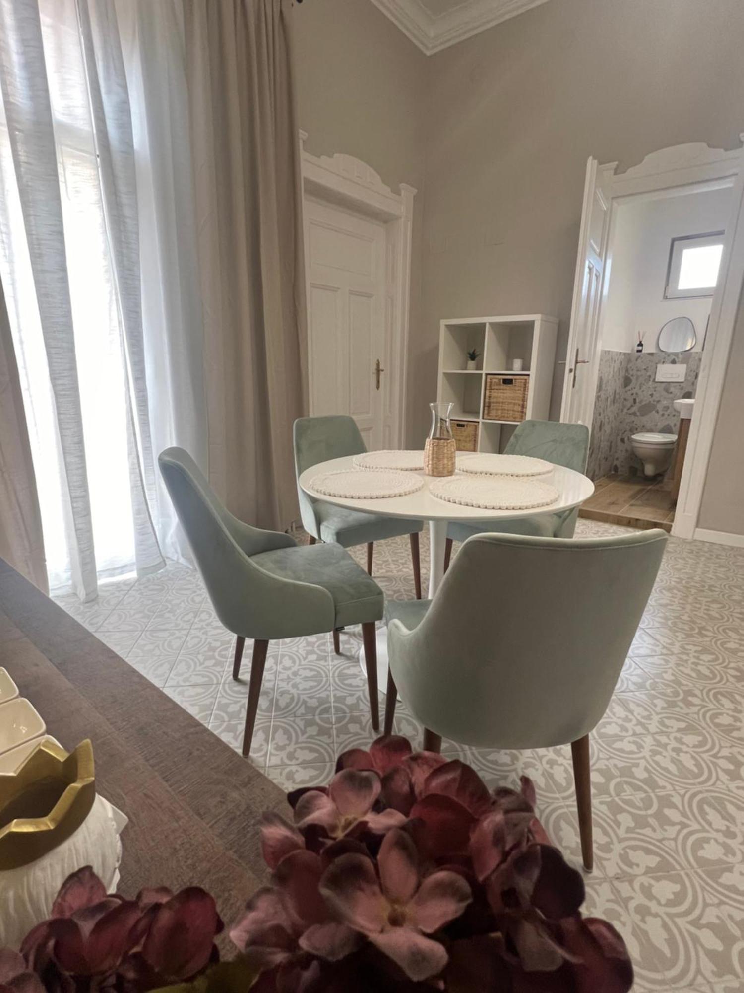La Strada Central Apartament Oradea Exteriér fotografie